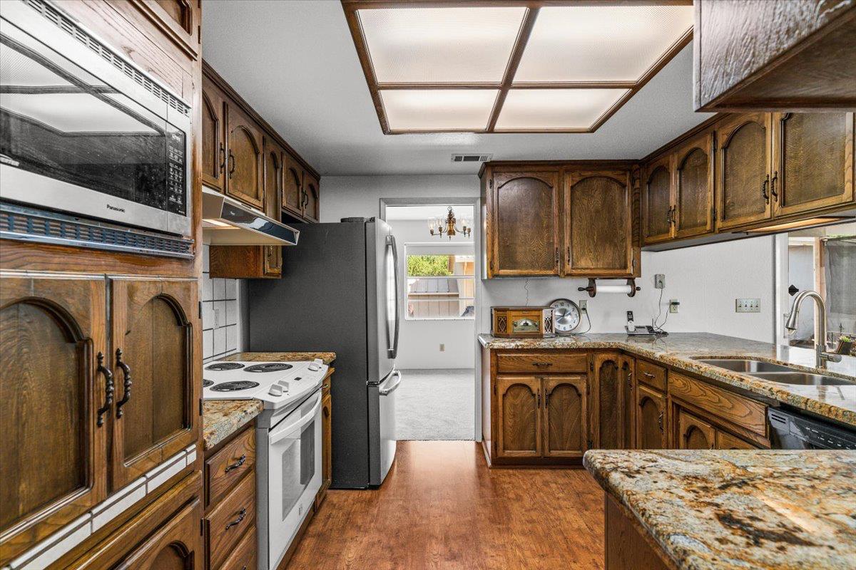 22082 Oleander Ave, Manteca, CA 95337