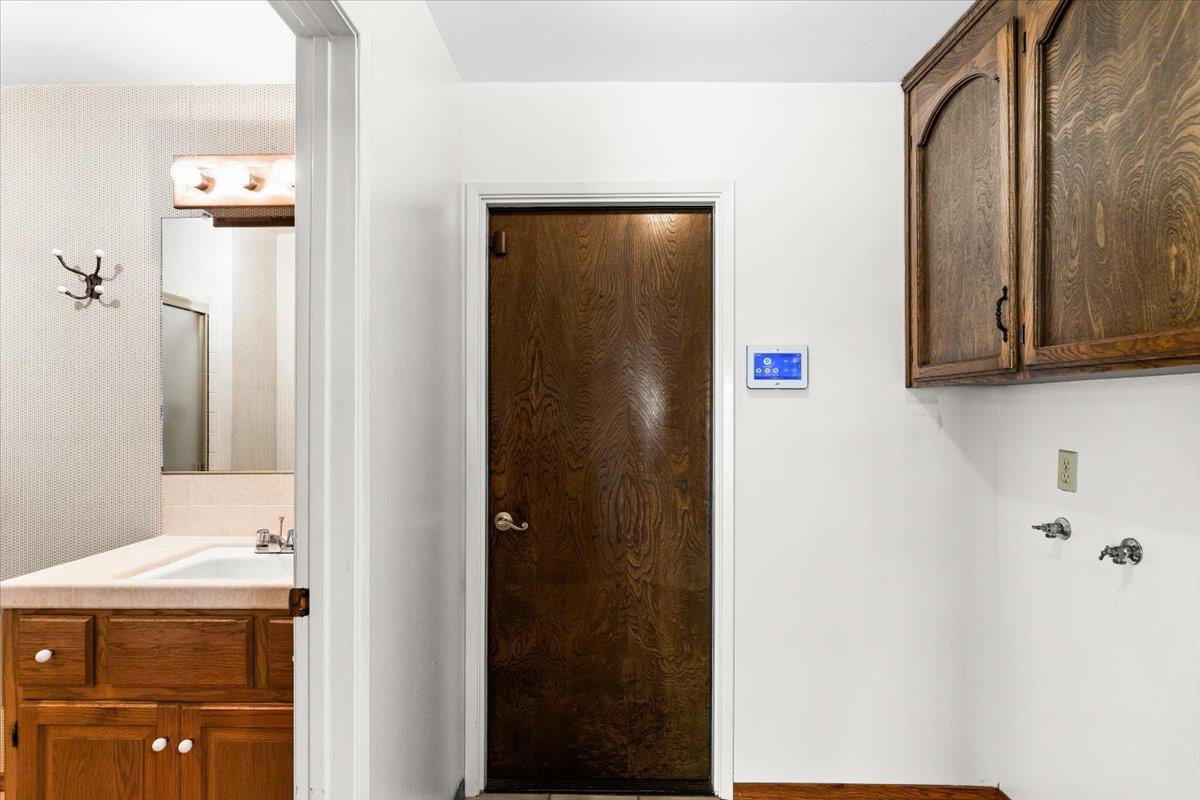 22082 Oleander Ave, Manteca, CA 95337