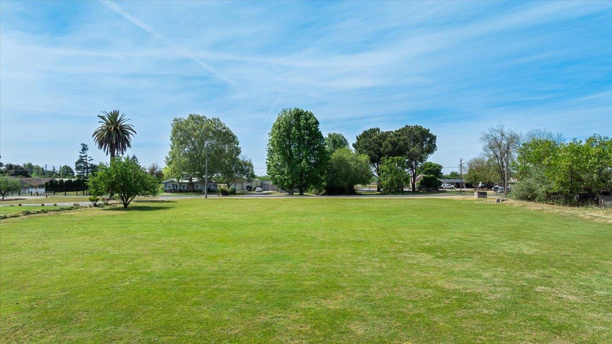 22082 Oleander Ave, Manteca, CA 95337