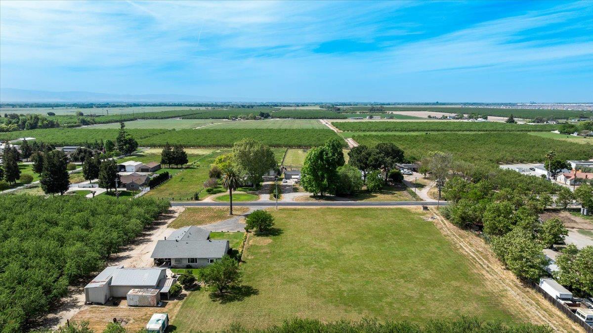 22082 Oleander Ave, Manteca, CA 95337