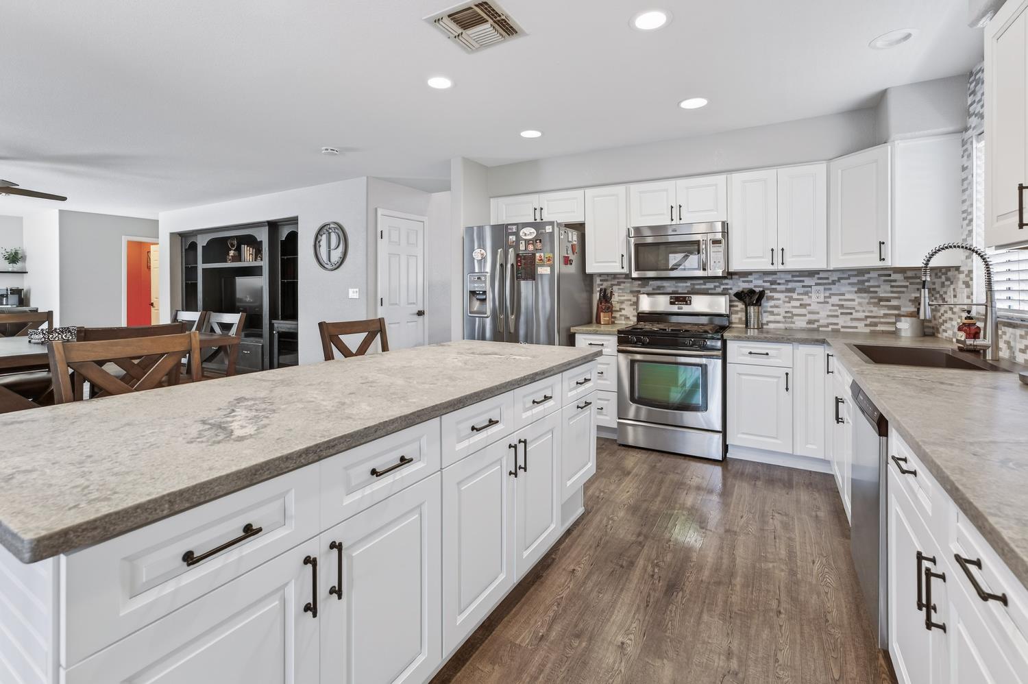 1242 Yellowhammer Dr, Patterson, CA 95363