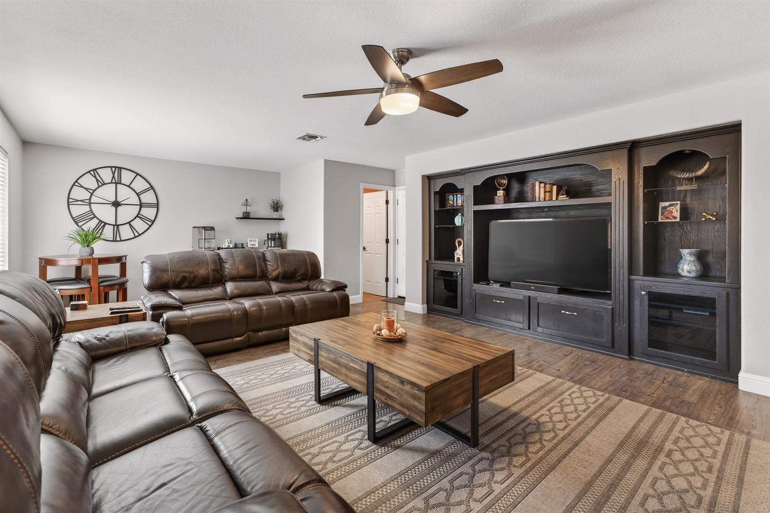 1242 Yellowhammer Dr, Patterson, CA 95363