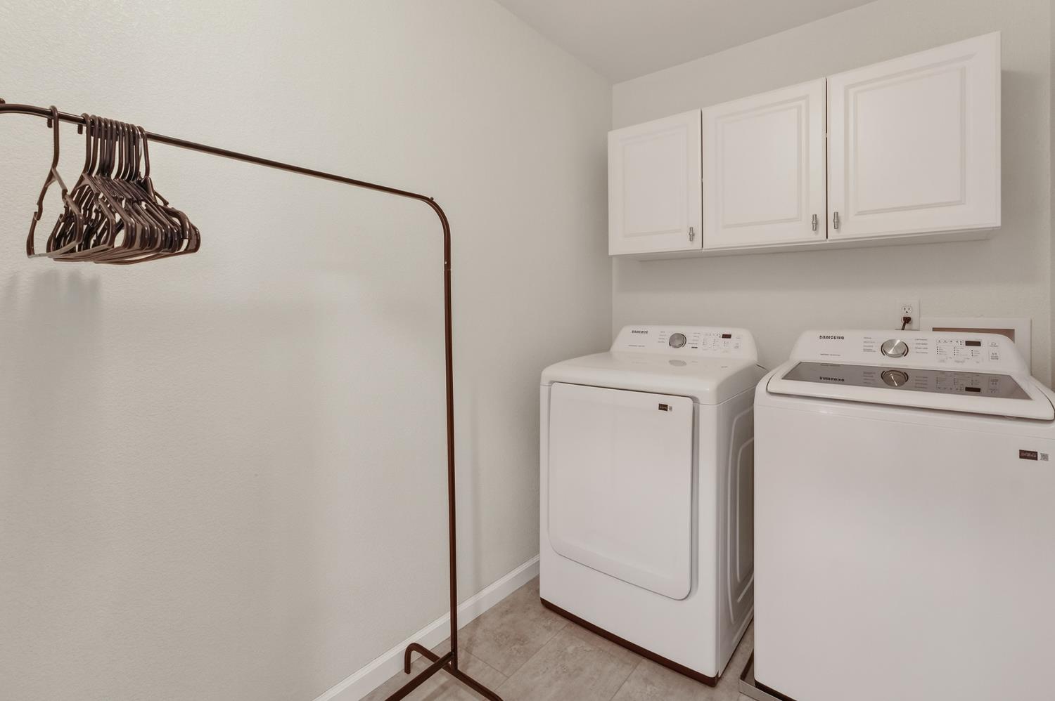 1242 Yellowhammer Dr, Patterson, CA 95363