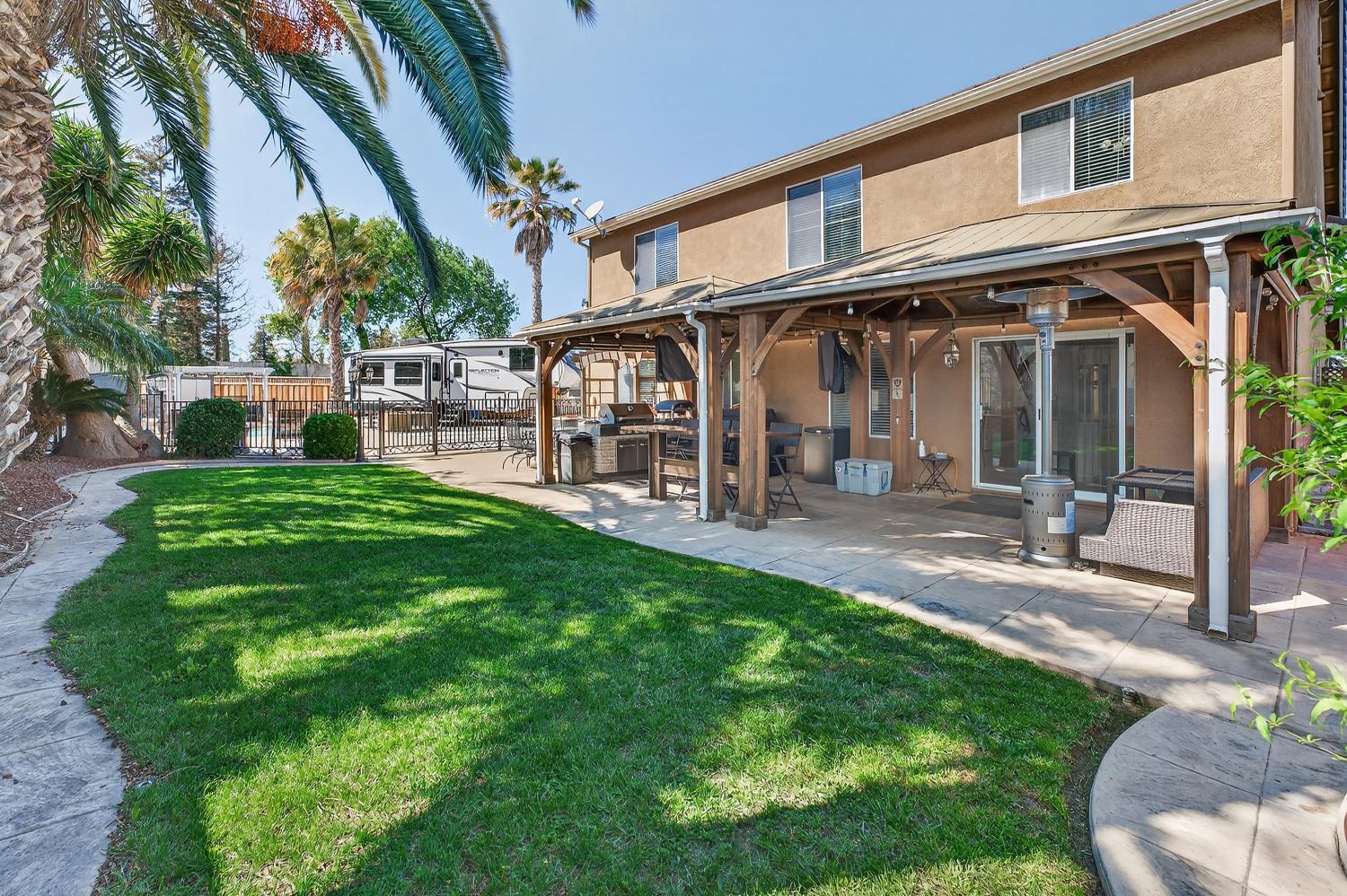 1242 Yellowhammer Dr, Patterson, CA 95363