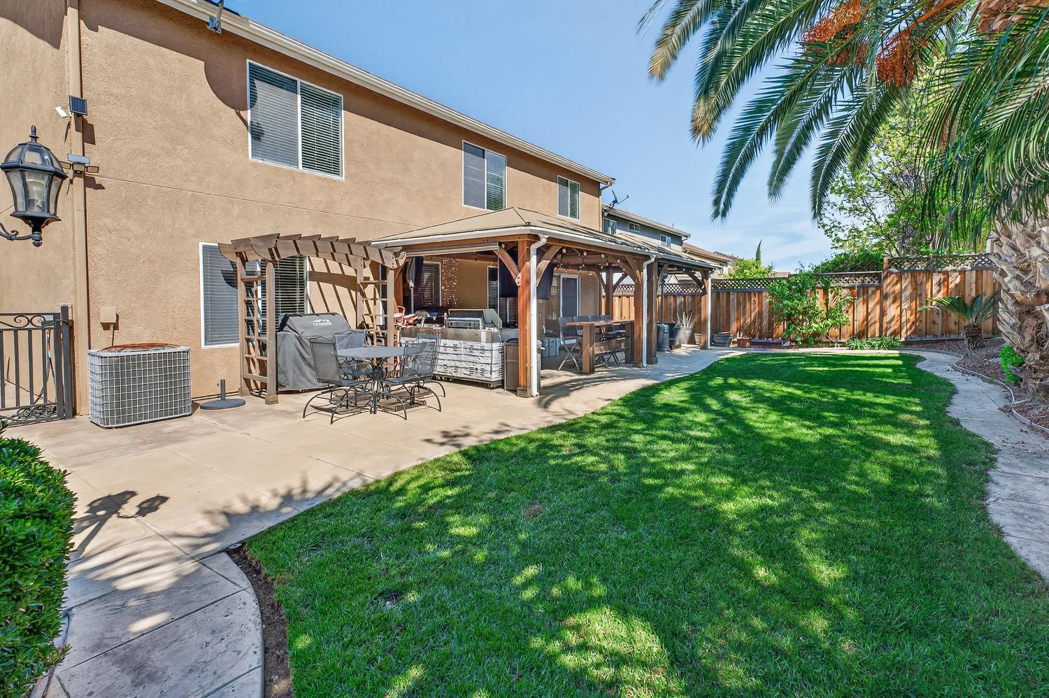 1242 Yellowhammer Dr, Patterson, CA 95363