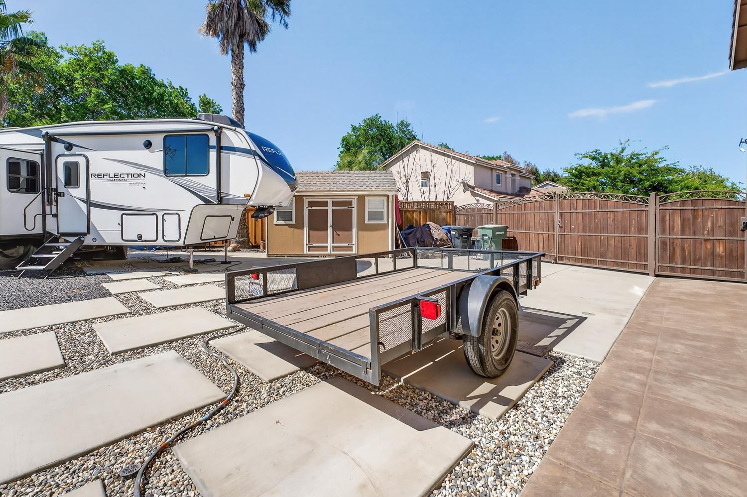 1242 Yellowhammer Dr, Patterson, CA 95363