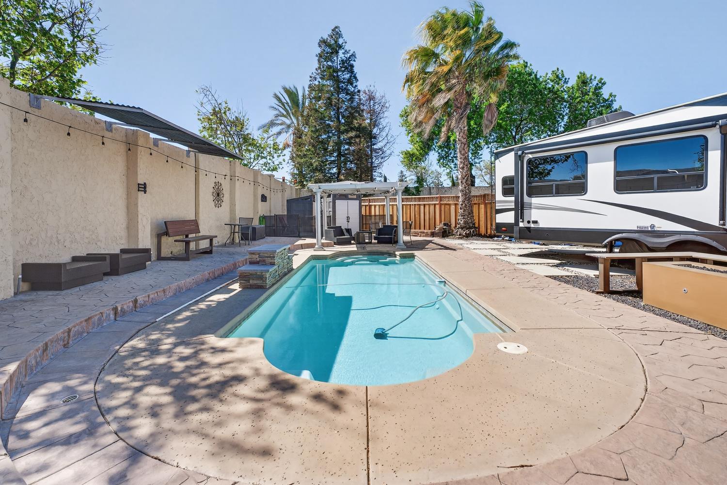 1242 Yellowhammer Dr, Patterson, CA 95363