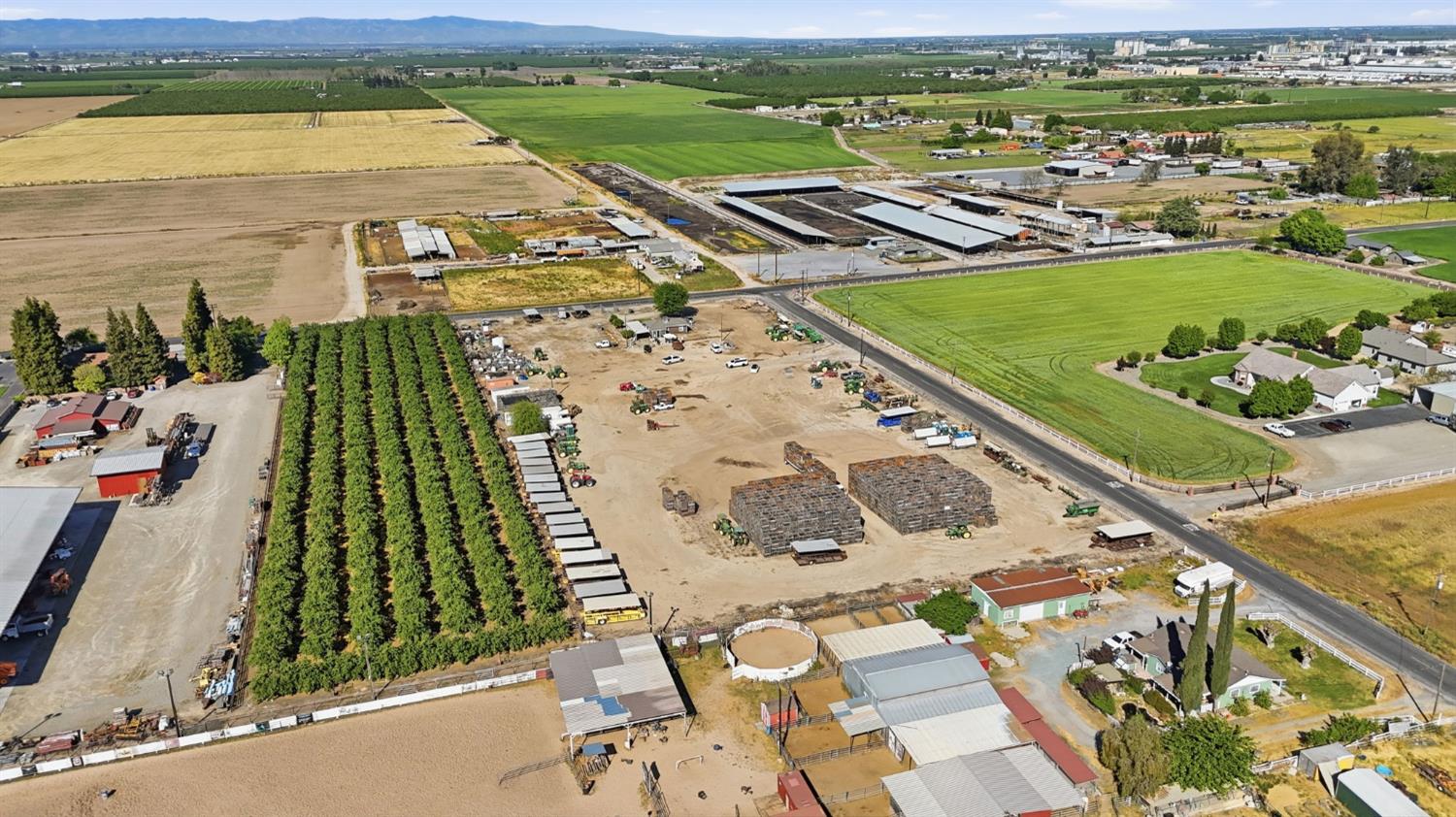 2406 S Walnut Rd, Turlock, CA 95380