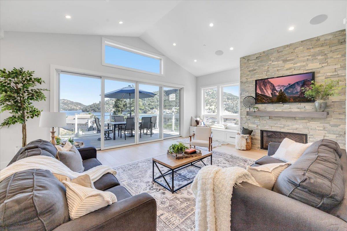 734 Sandy Bar Dr, Copperopolis, CA 95228