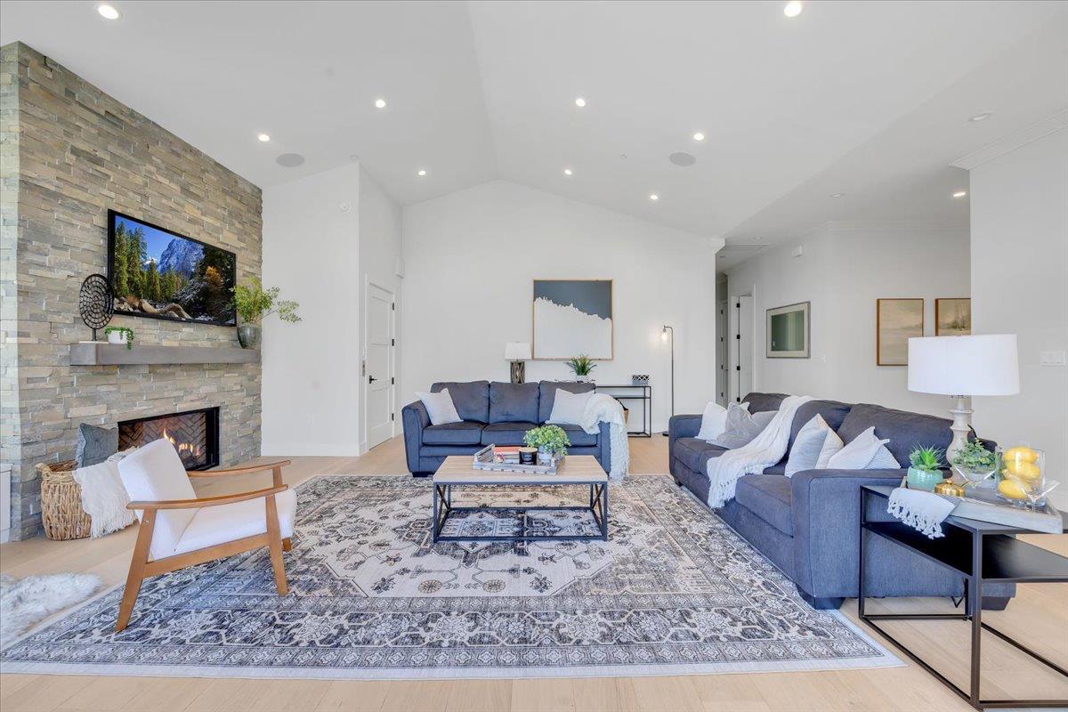 734 Sandy Bar Dr, Copperopolis, CA 95228