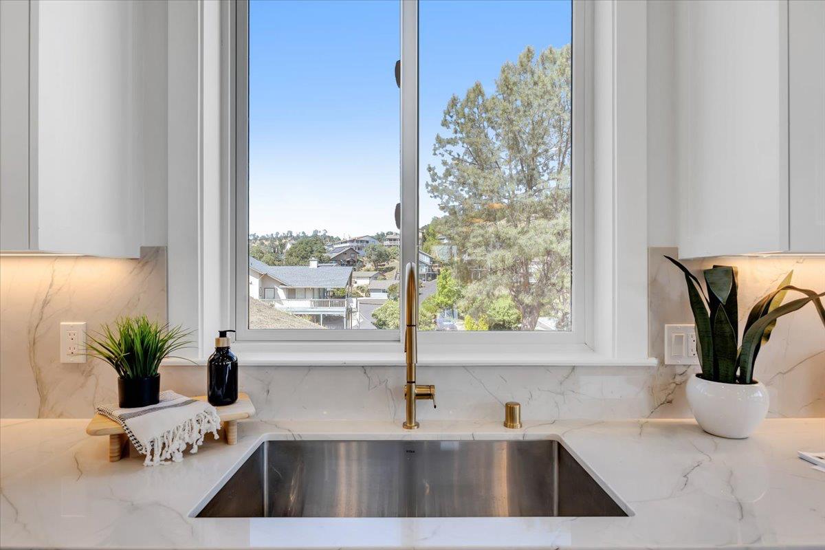 734 Sandy Bar Dr, Copperopolis, CA 95228