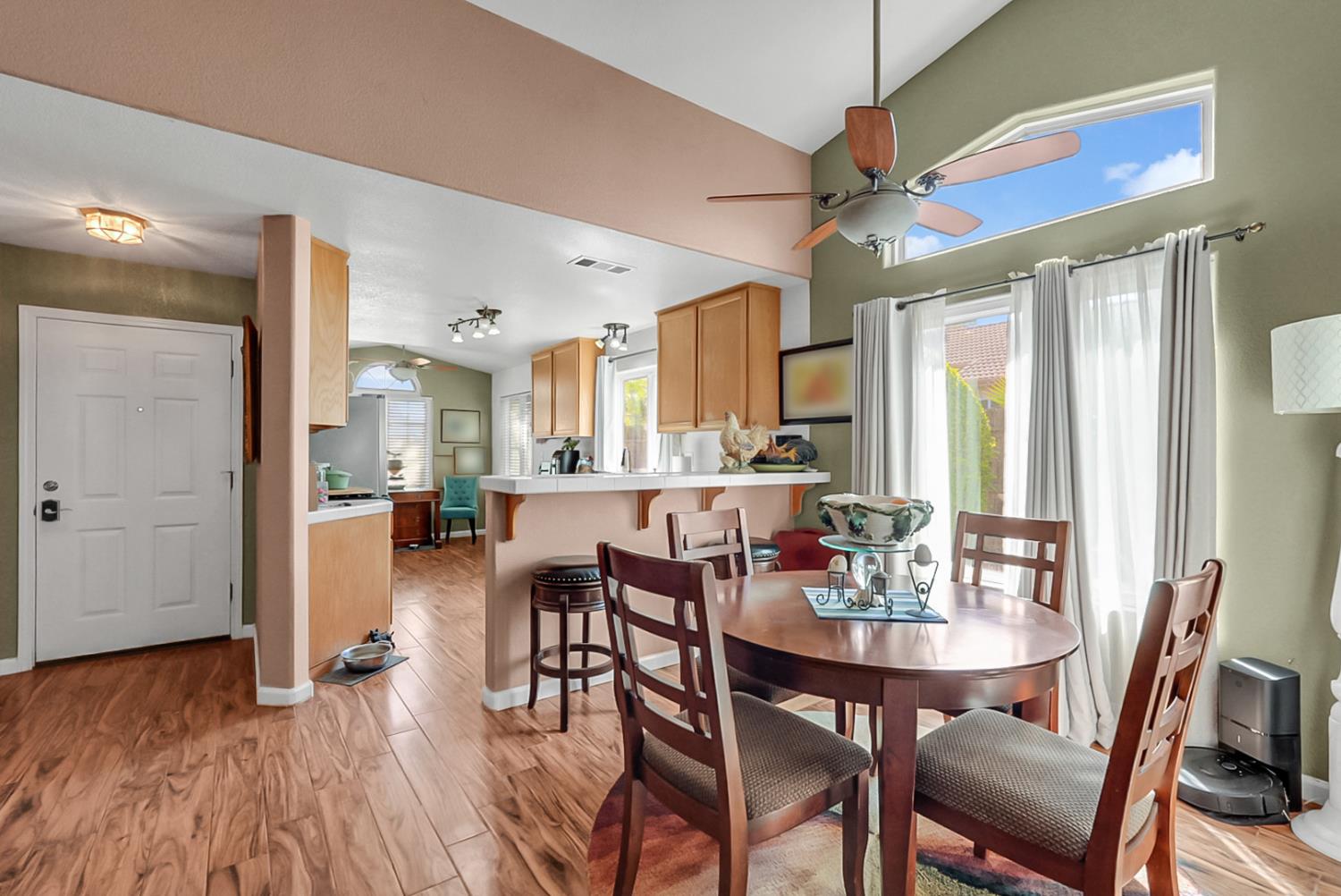 661 Mendocino Ct, Los Banos, CA 93635