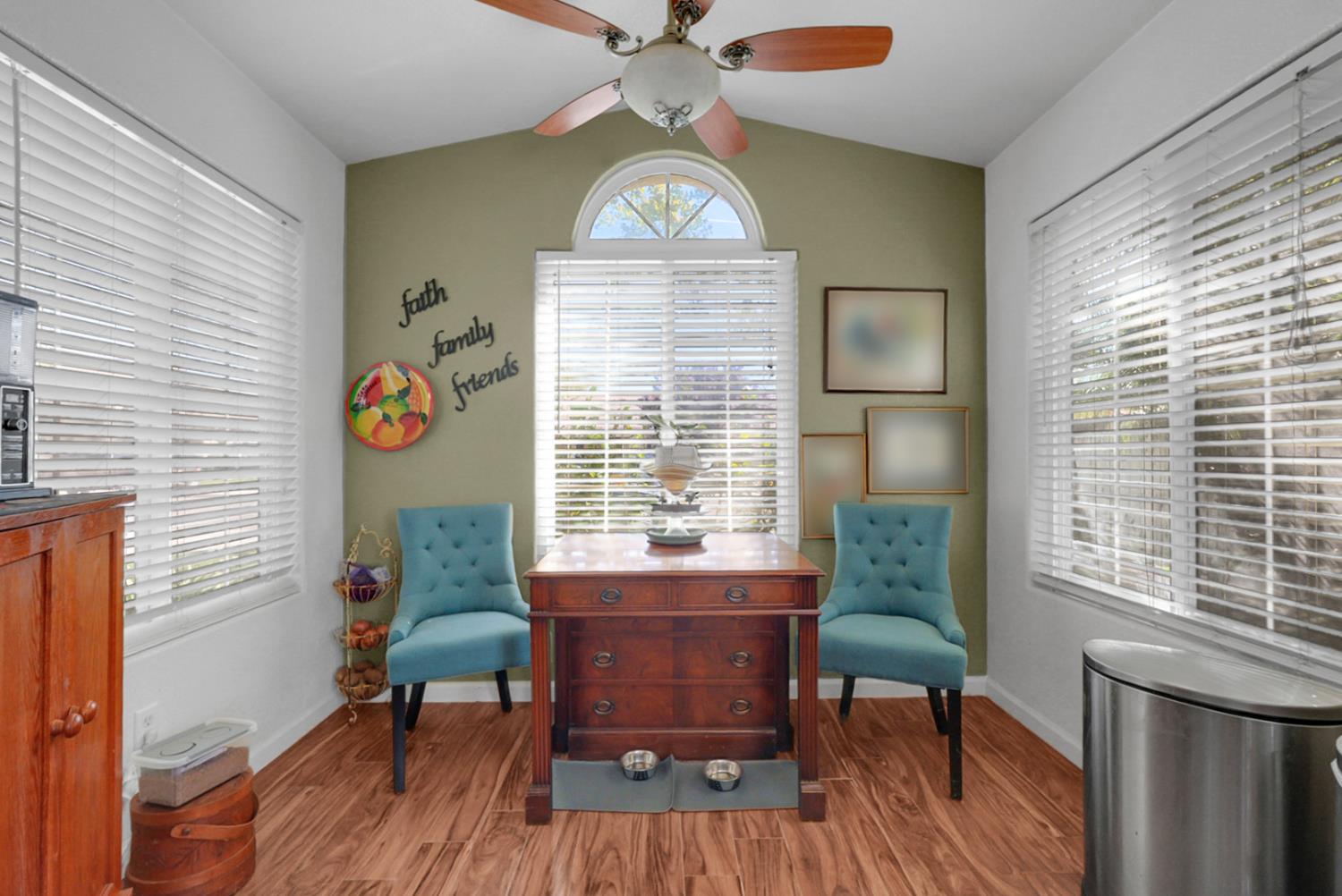 661 Mendocino Ct, Los Banos, CA 93635