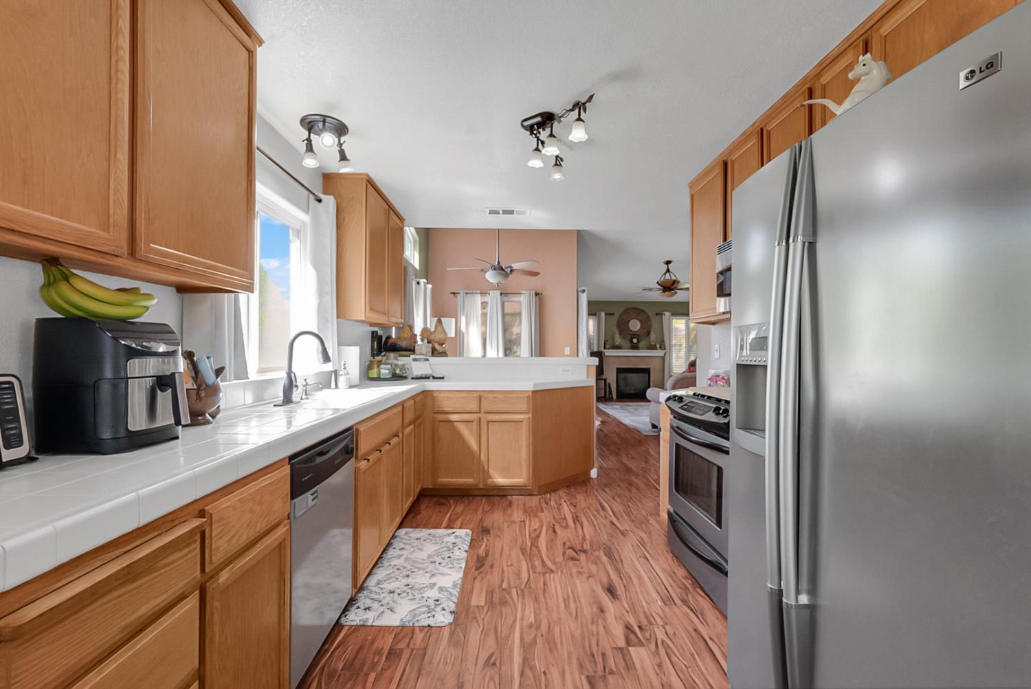 661 Mendocino Ct, Los Banos, CA 93635