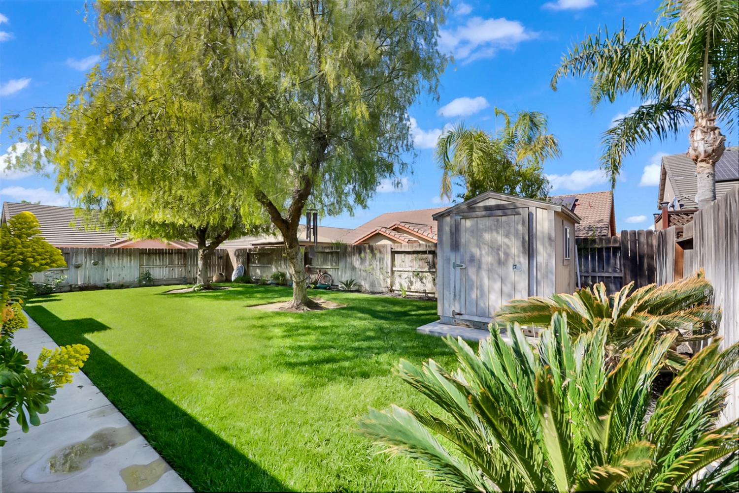 661 Mendocino Ct, Los Banos, CA 93635