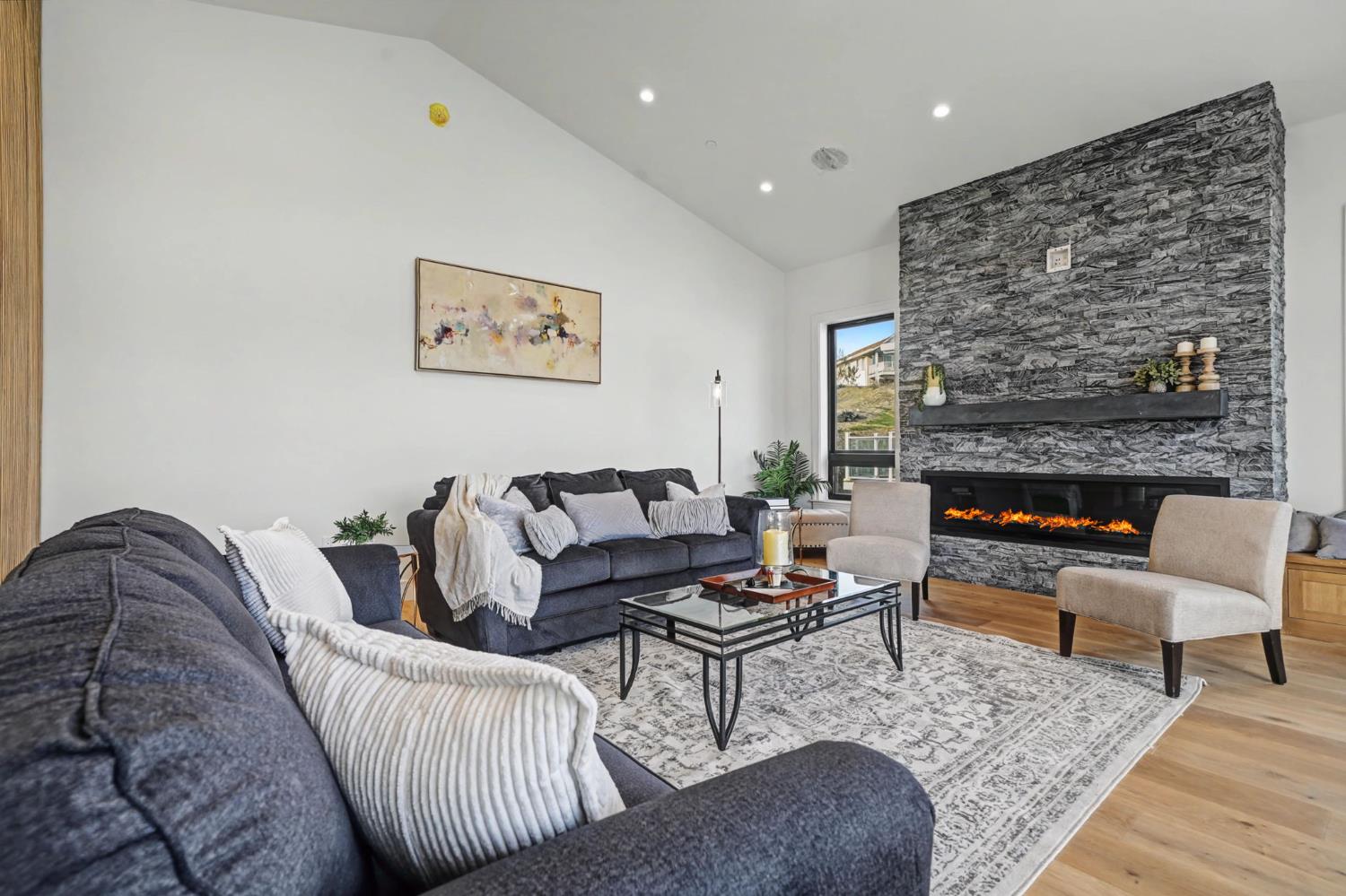 750 Sandy Bar Dr, Copperopolis, CA 95228