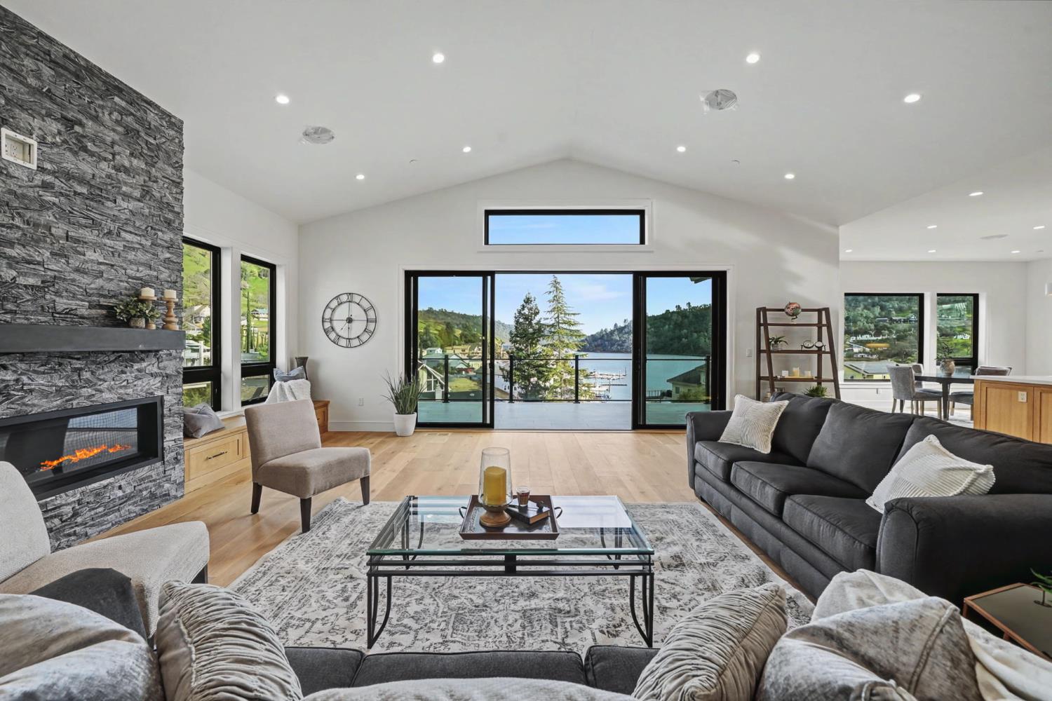 750 Sandy Bar Dr, Copperopolis, CA 95228