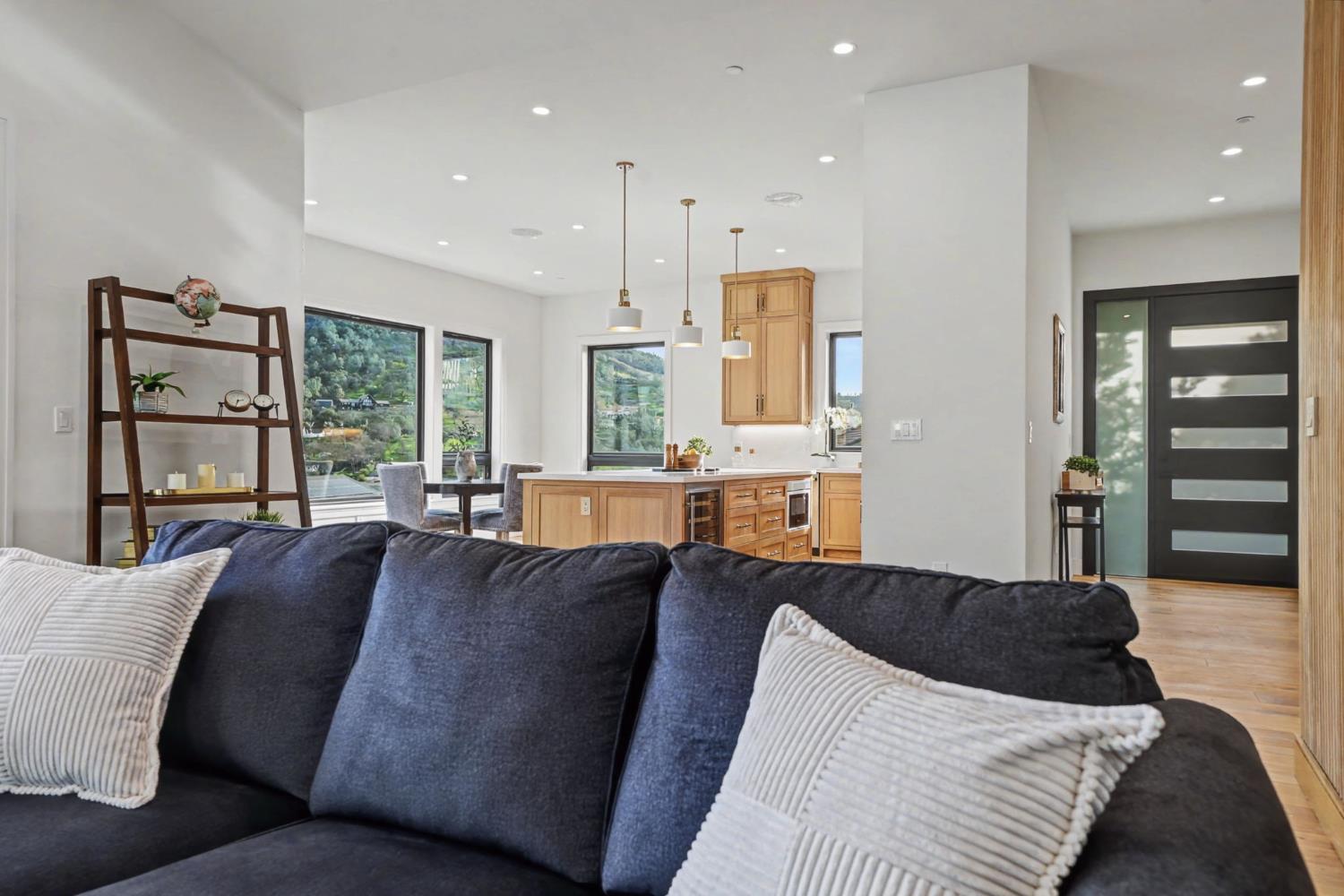 750 Sandy Bar Dr, Copperopolis, CA 95228