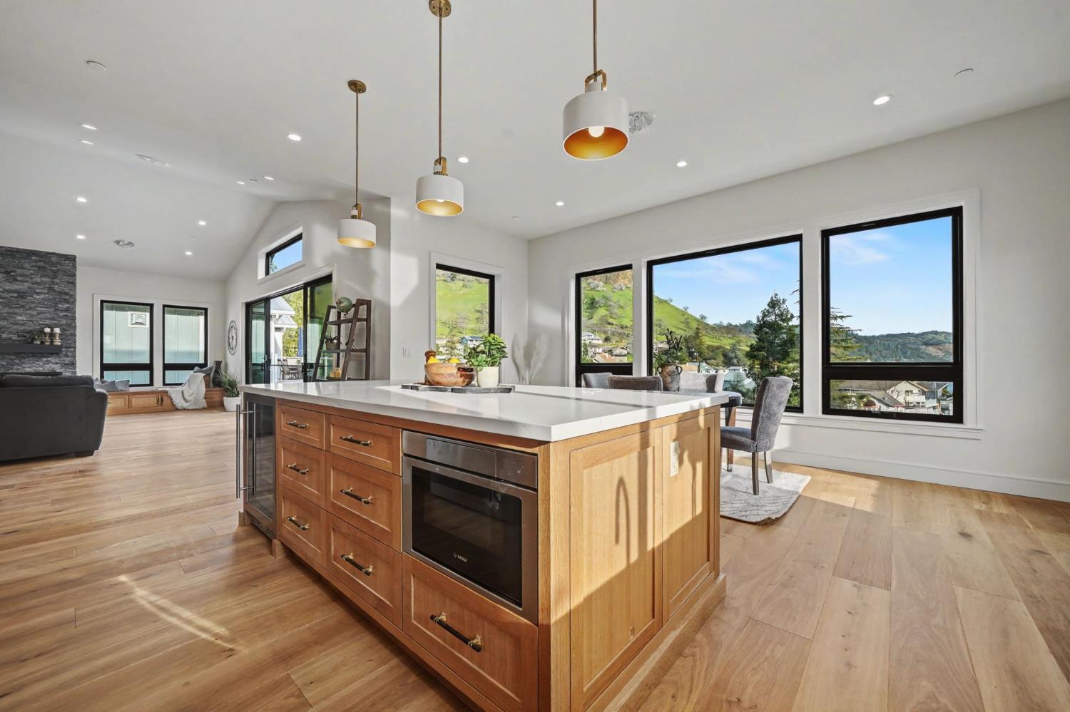 750 Sandy Bar Dr, Copperopolis, CA 95228