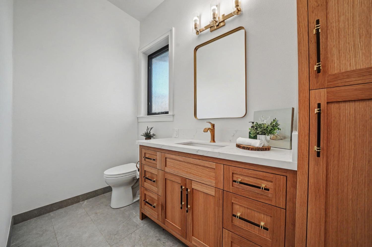750 Sandy Bar Dr, Copperopolis, CA 95228