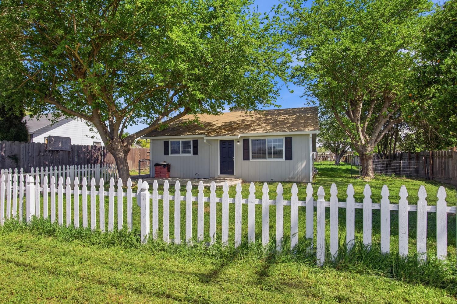 830 Montpelier Rd, Hickman, CA 95323