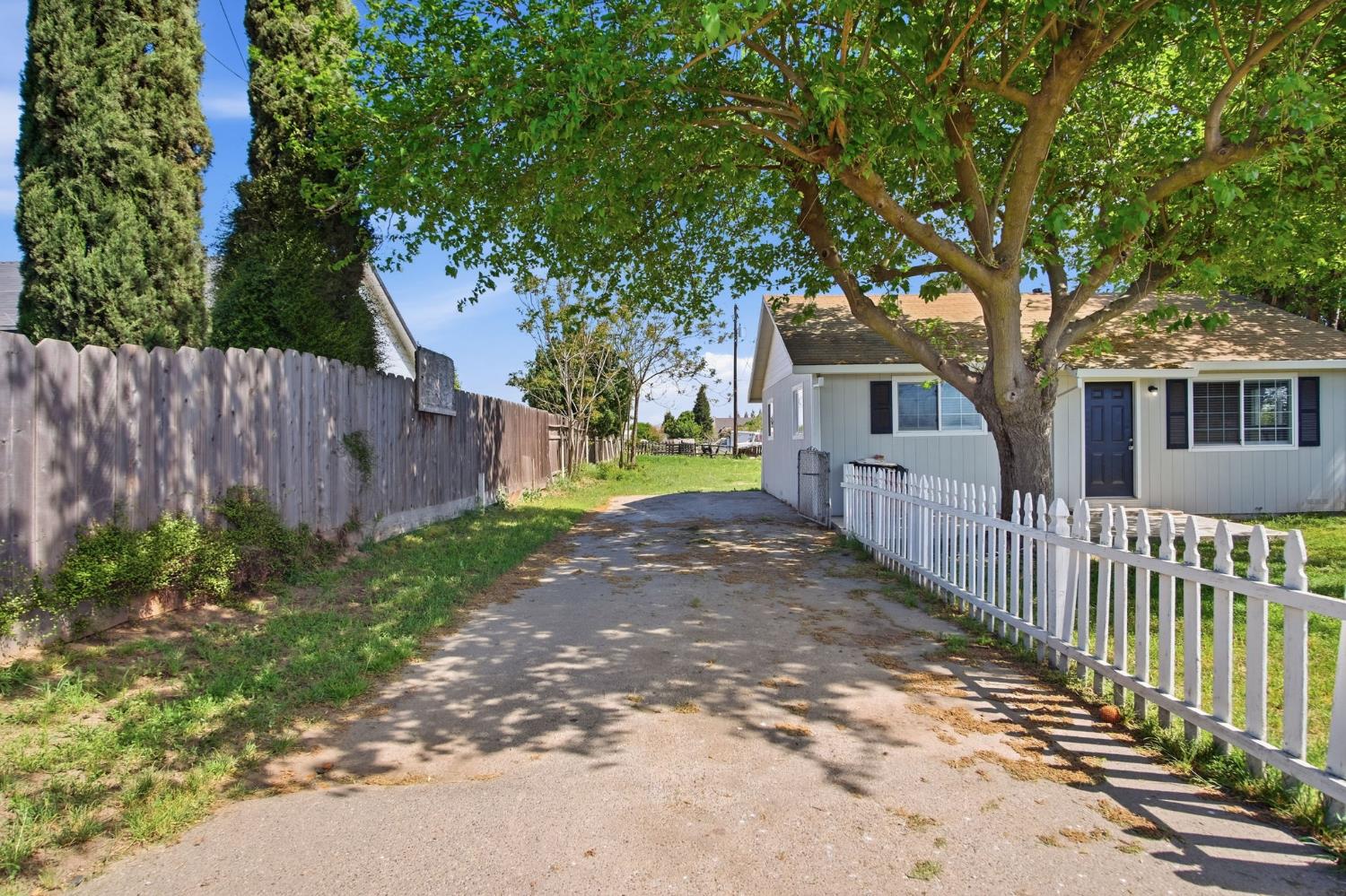 830 Montpelier Rd, Hickman, CA 95323