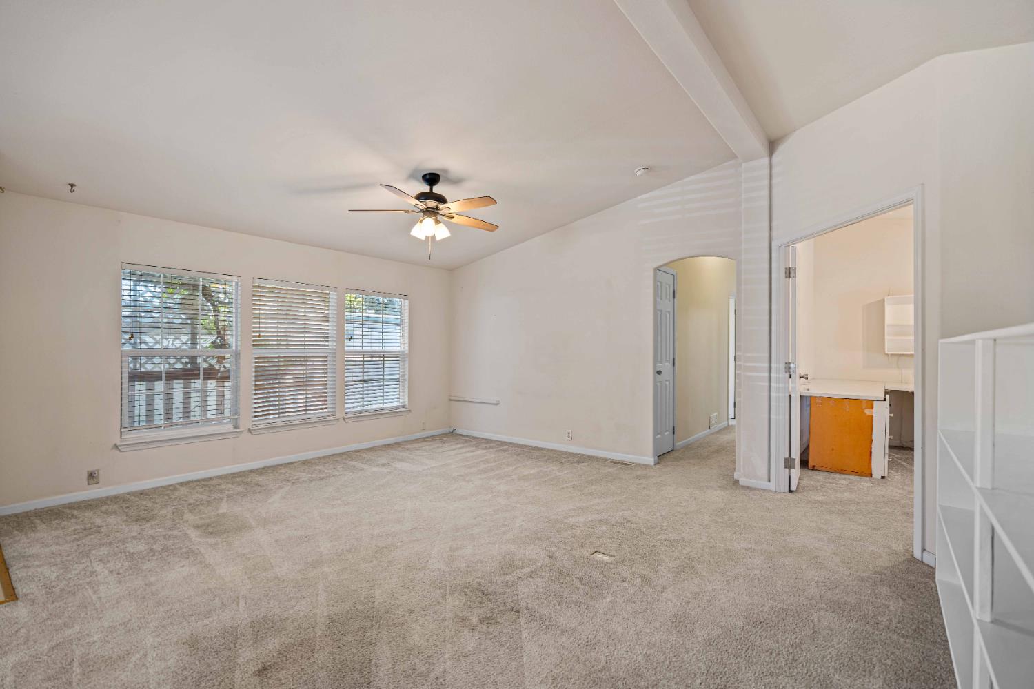 2621 Prescott Rd #17, Modesto, CA 95350