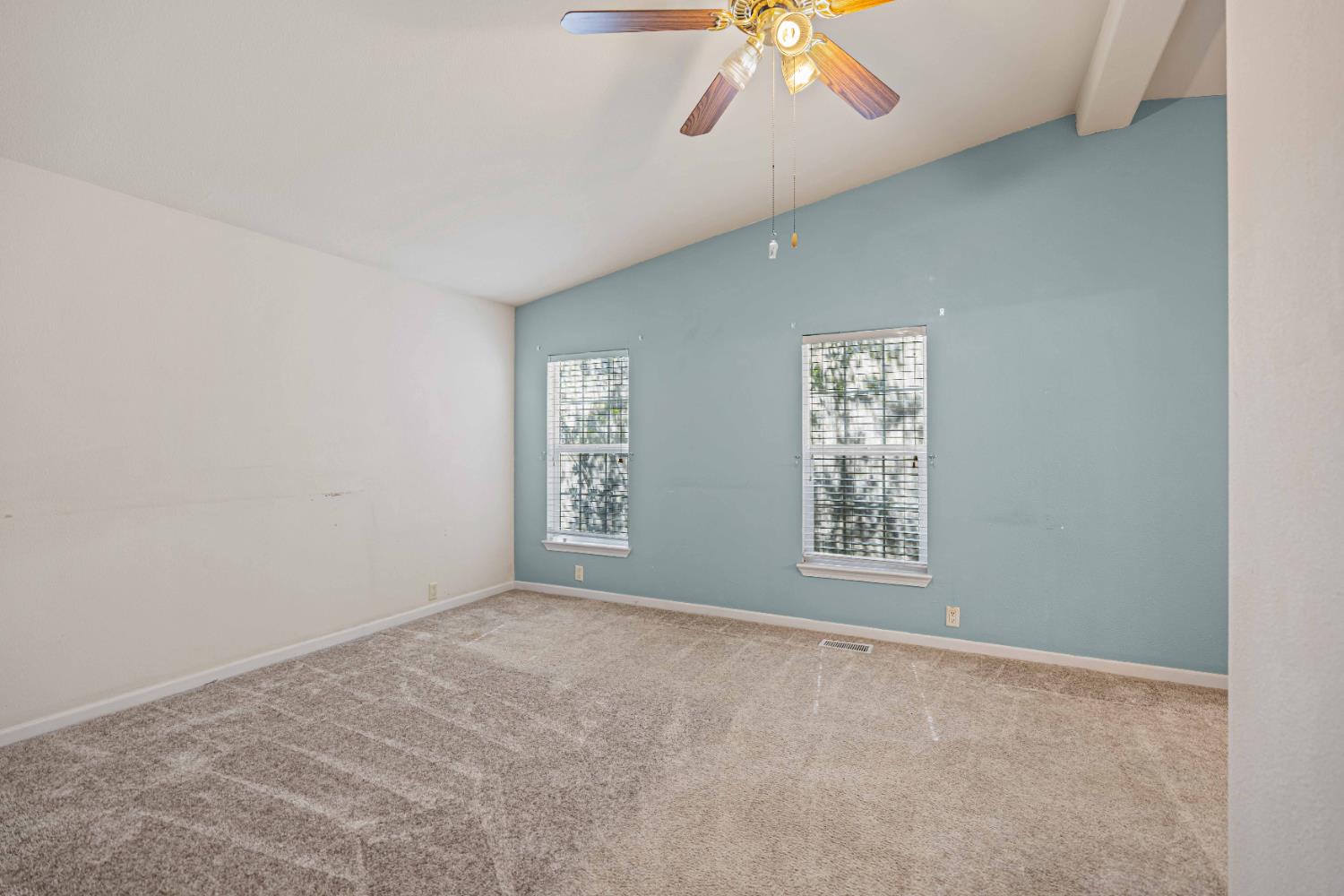 2621 Prescott Rd #17, Modesto, CA 95350