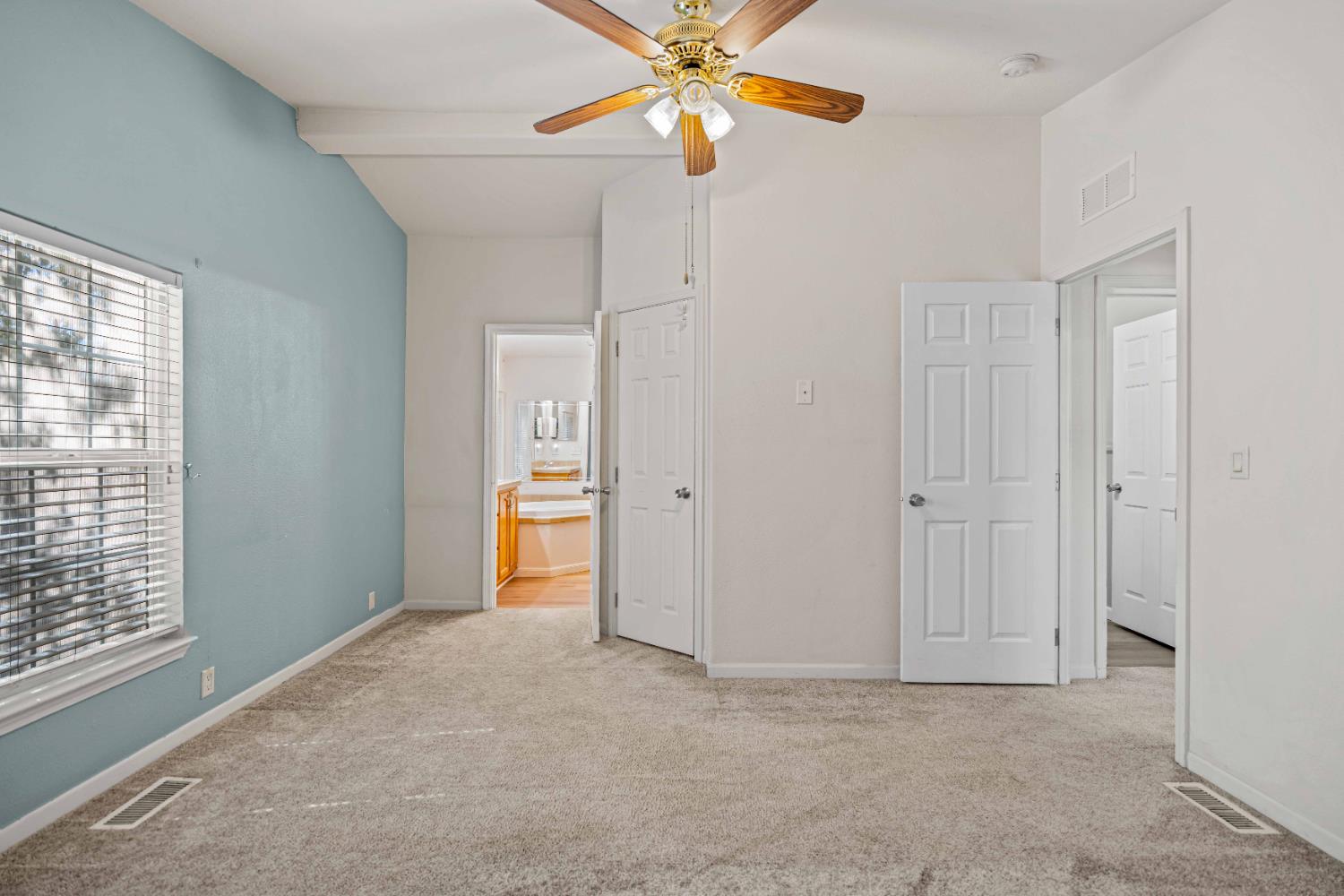 2621 Prescott Rd #17, Modesto, CA 95350