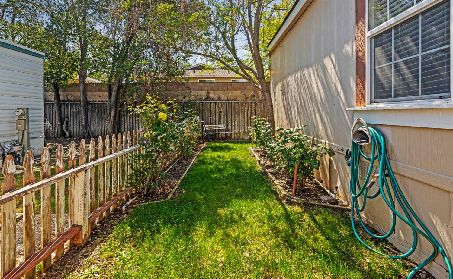 2621 Prescott Rd #17, Modesto, CA 95350