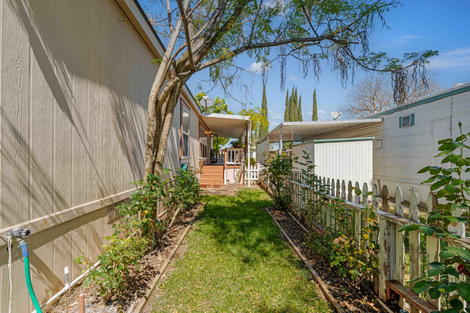 2621 Prescott Rd #17, Modesto, CA 95350