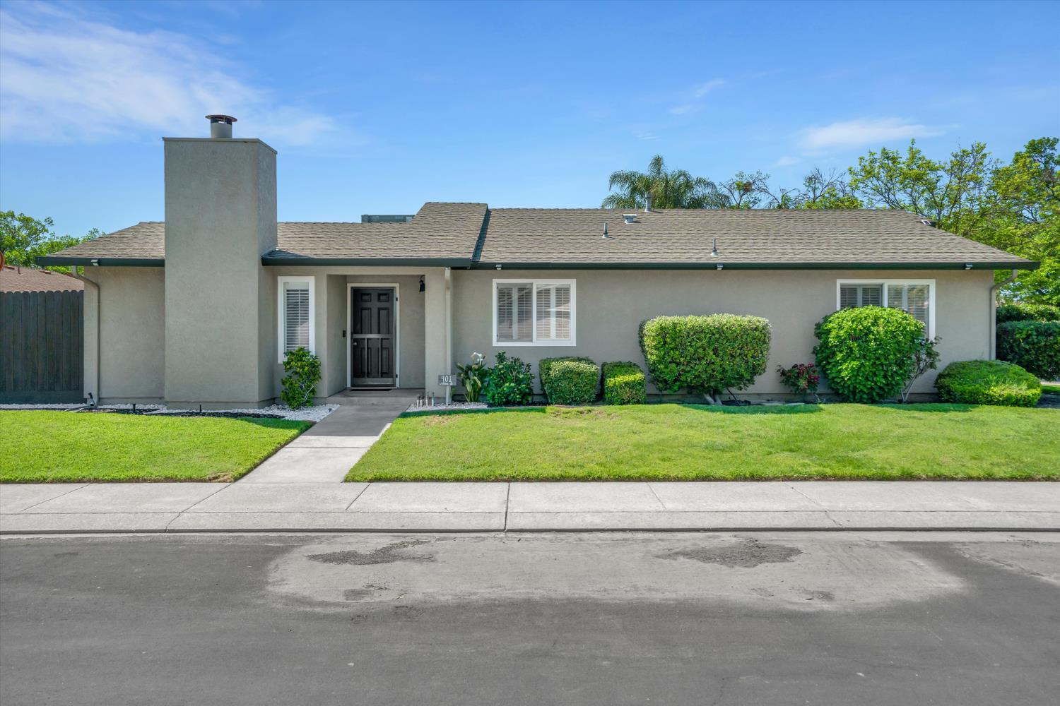 901 Wilma Dr, Modesto, CA 95351