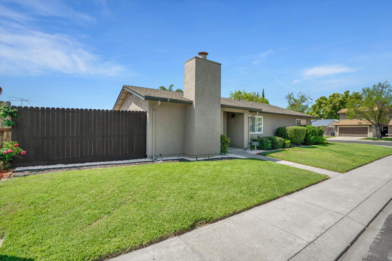 901 Wilma Dr, Modesto, CA 95351