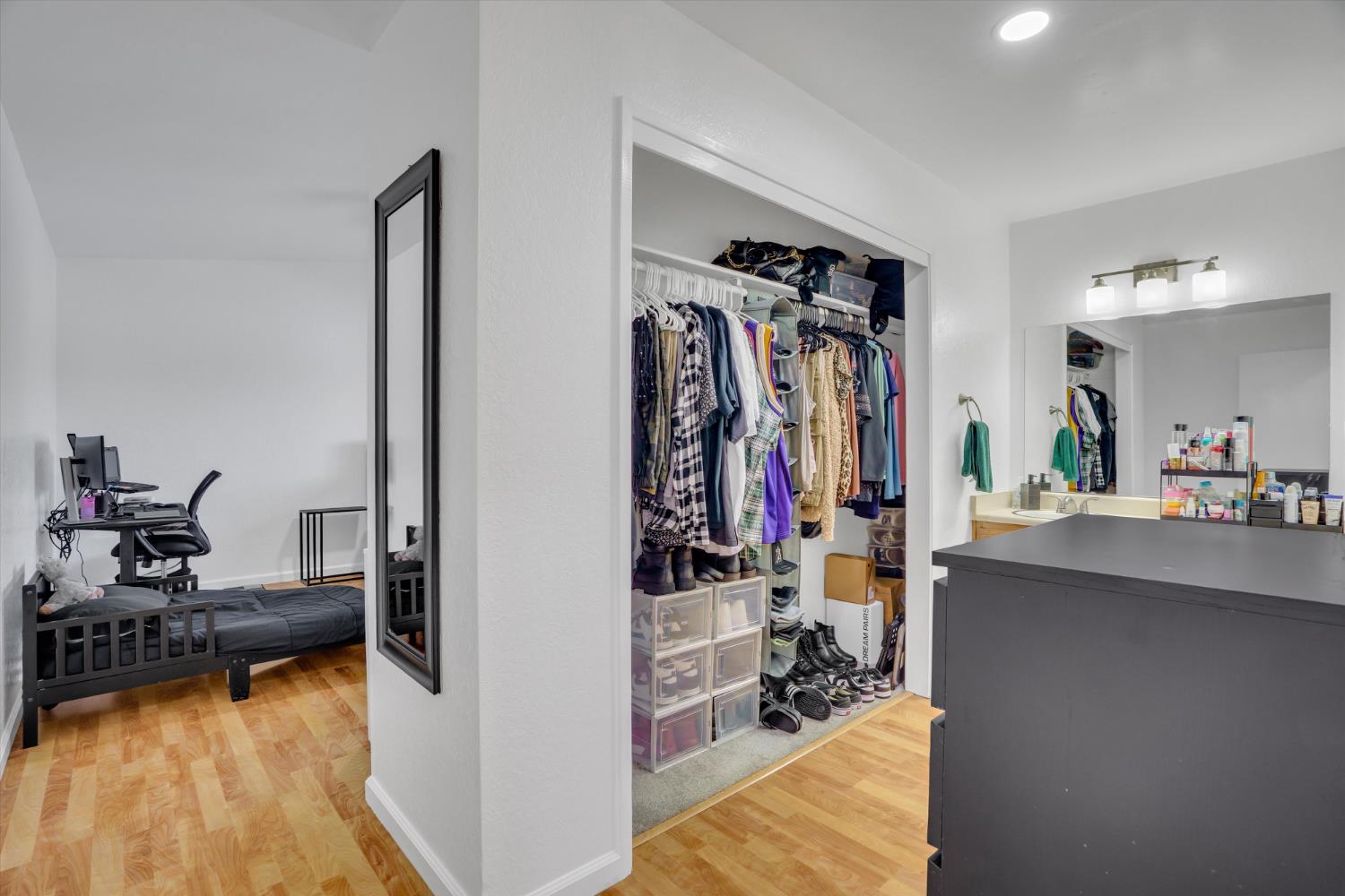 901 Wilma Dr, Modesto, CA 95351