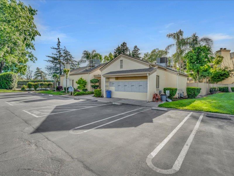 3400 Sullivan Ct #220, Modesto, CA 95356
