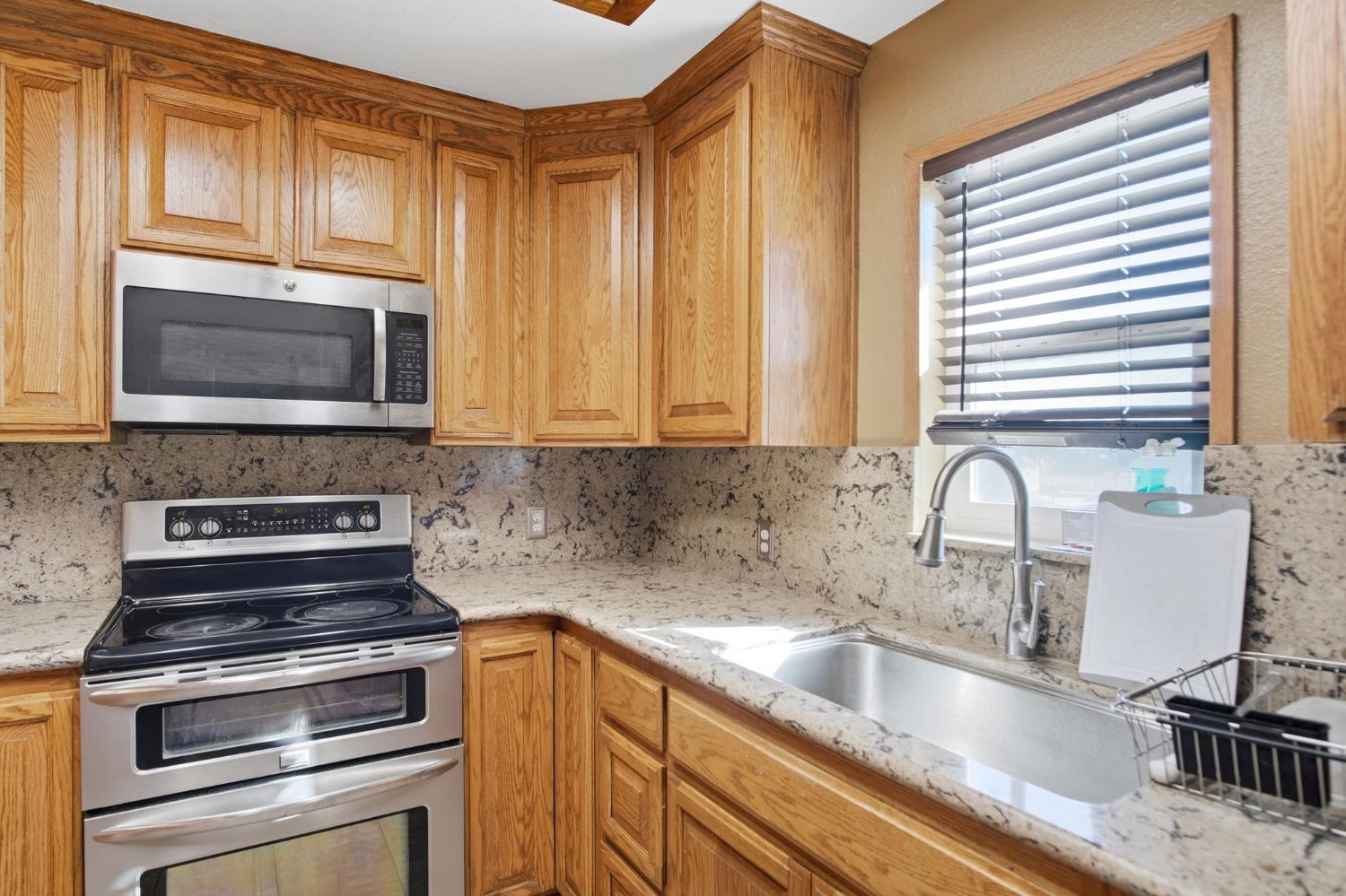 2406 S Walnut Rd, Turlock, CA 95380