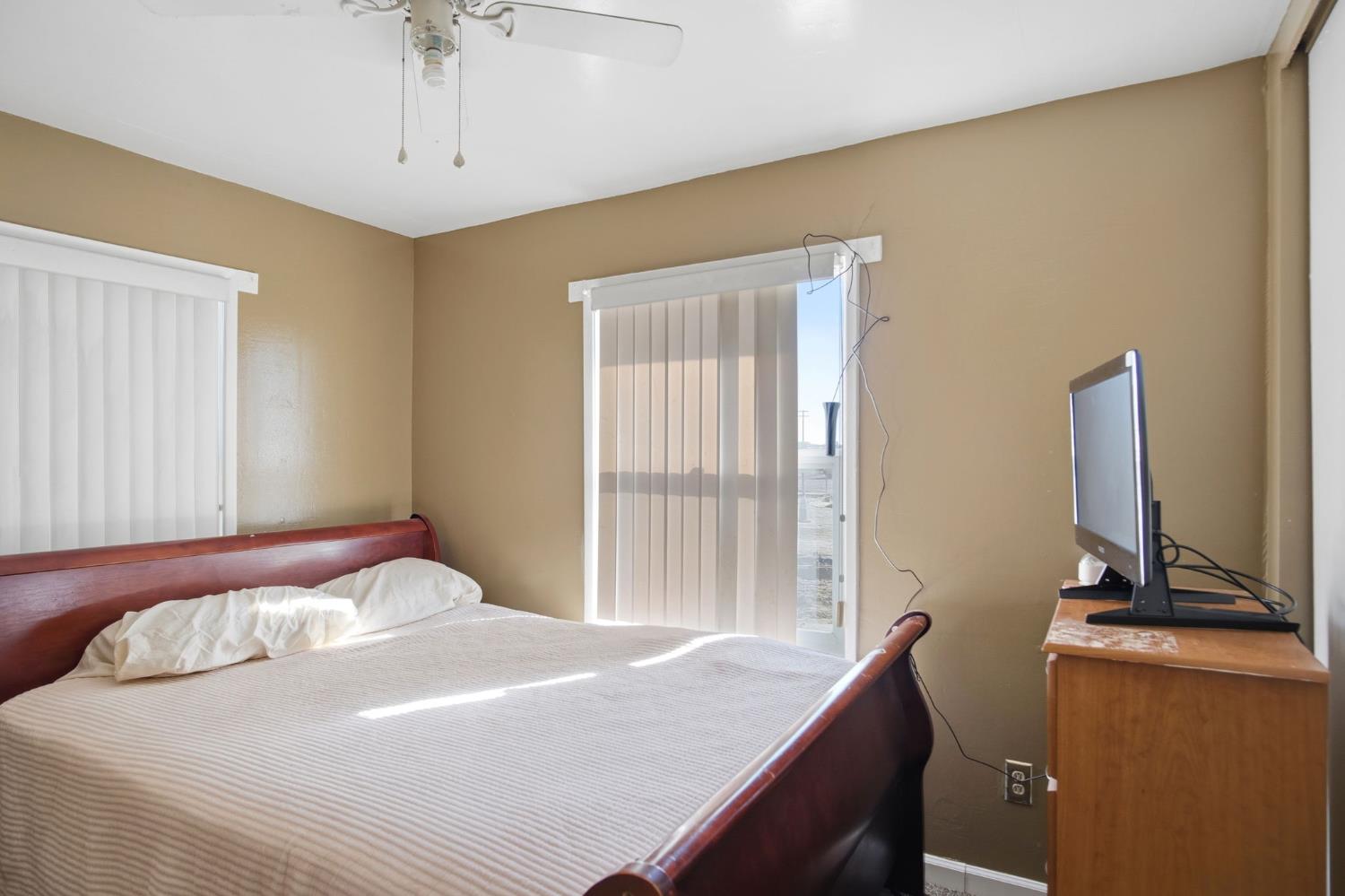 2406 S Walnut Rd, Turlock, CA 95380