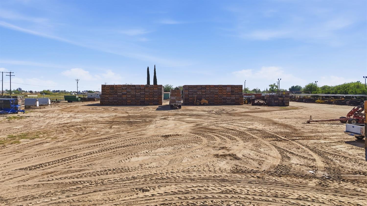 2406 S Walnut Rd, Turlock, CA 95380