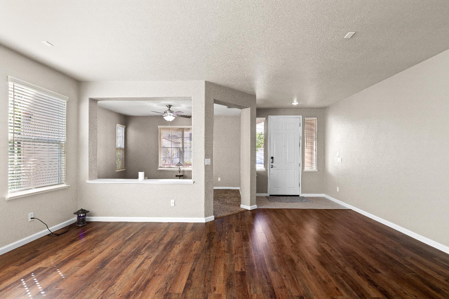 821 Hometown Way, Modesto, CA 95356