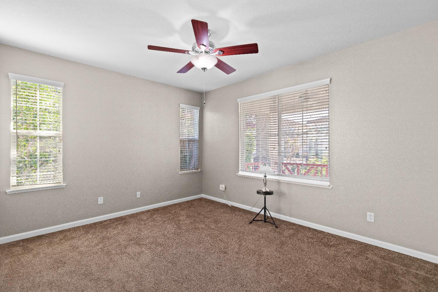 821 Hometown Way, Modesto, CA 95356