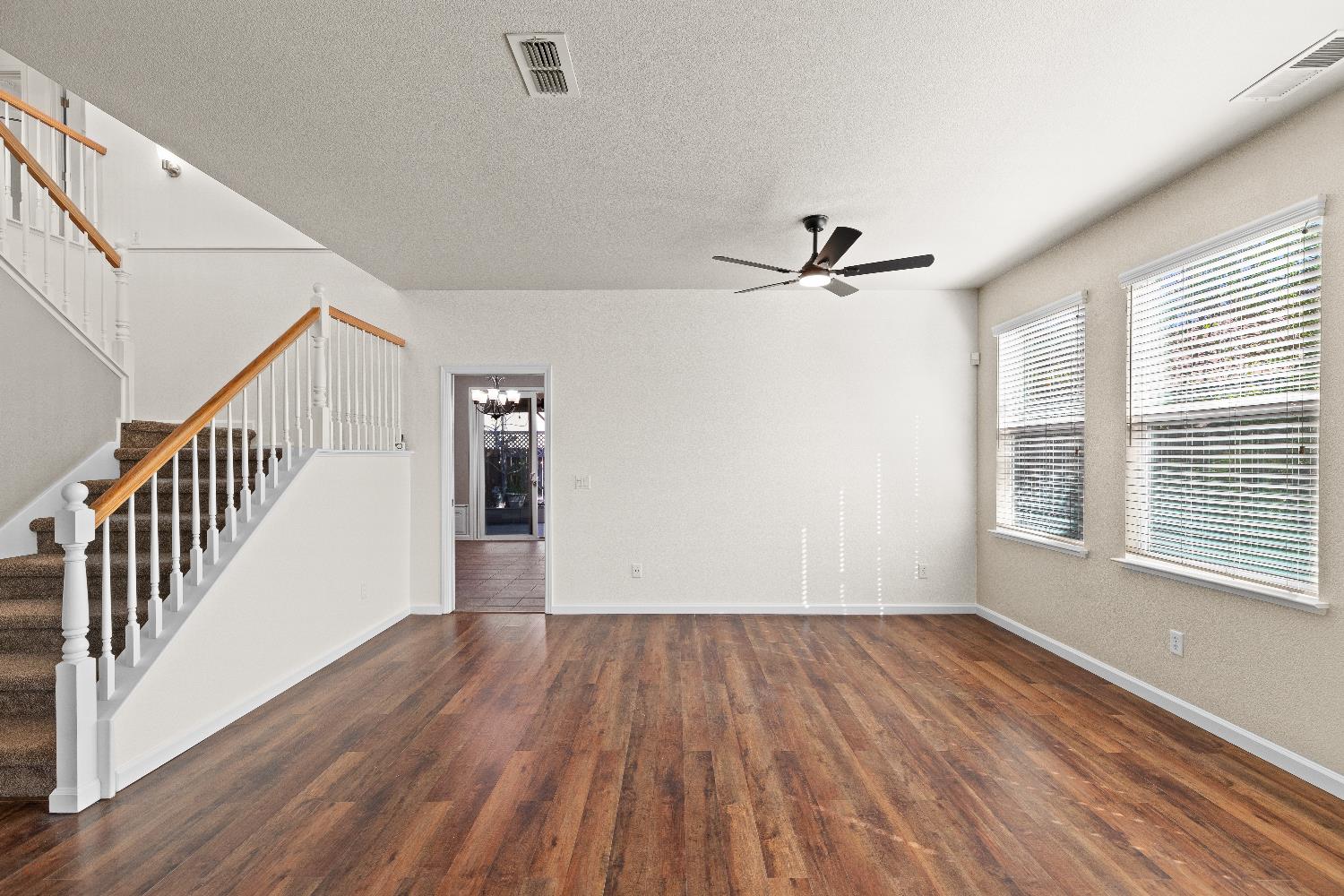 821 Hometown Way, Modesto, CA 95356