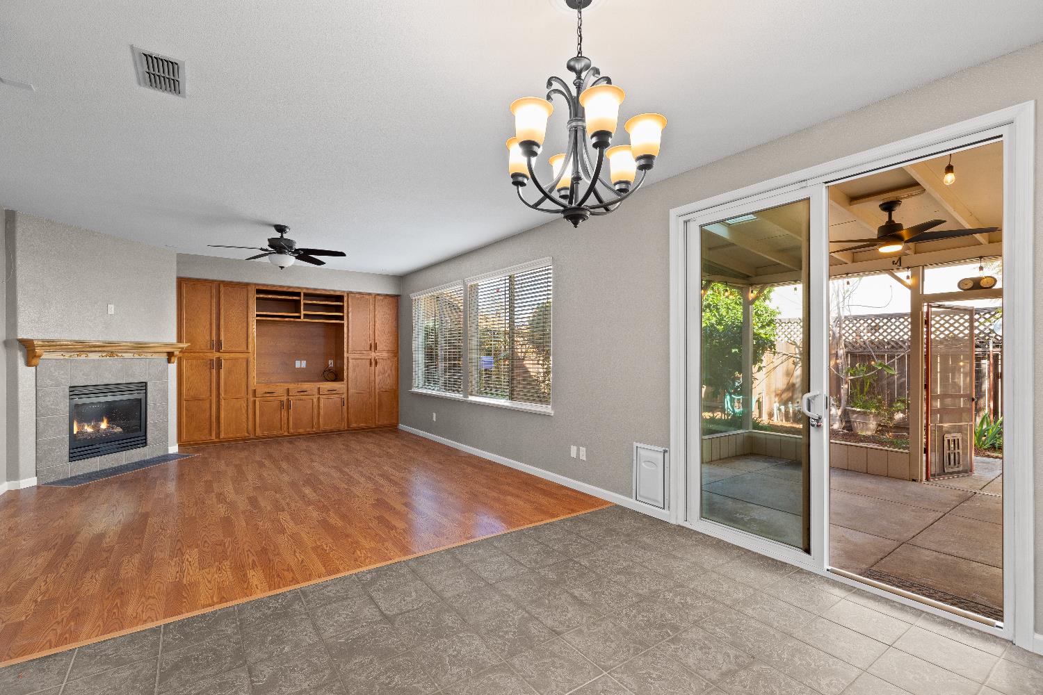 821 Hometown Way, Modesto, CA 95356