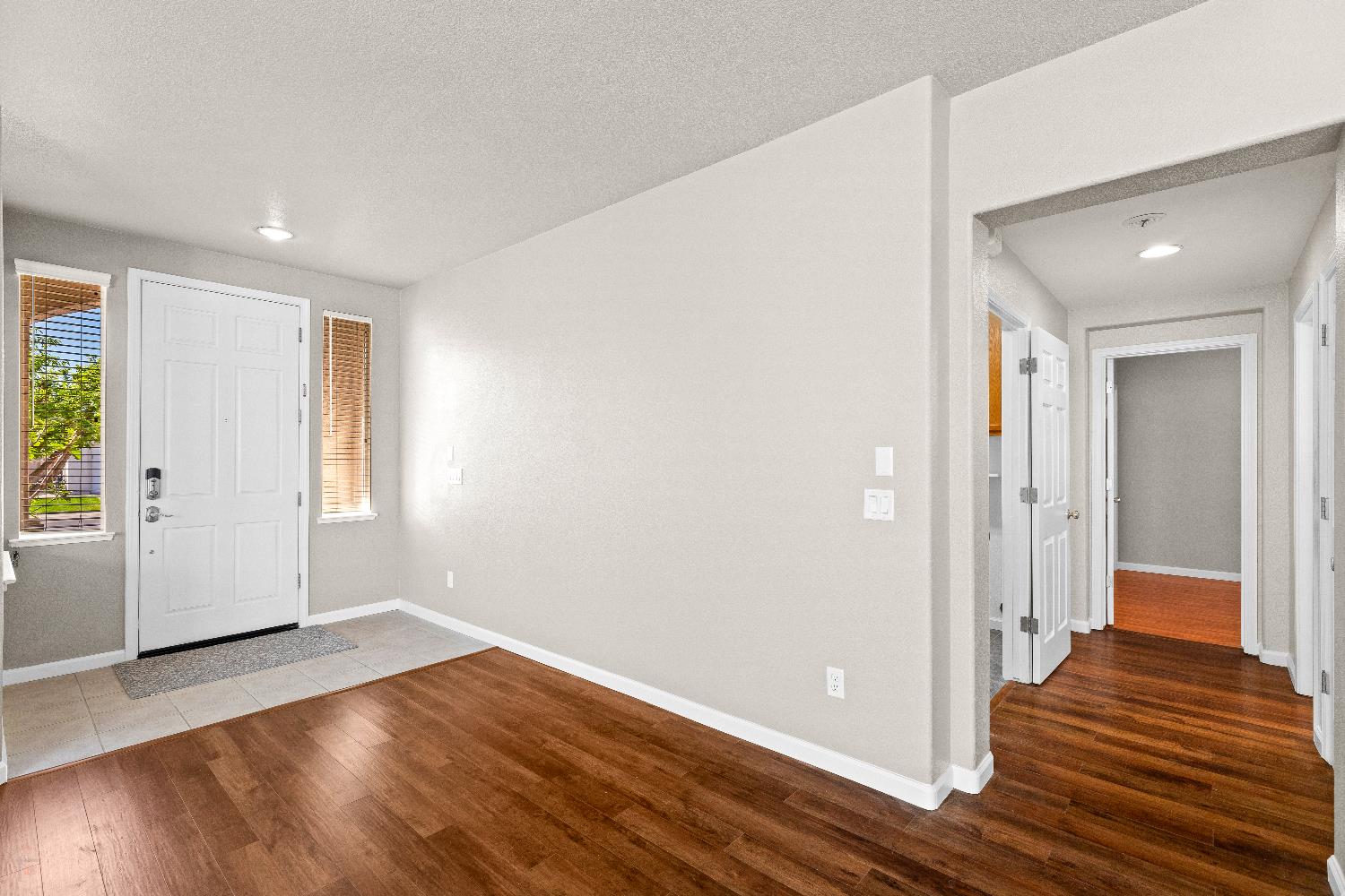 821 Hometown Way, Modesto, CA 95356