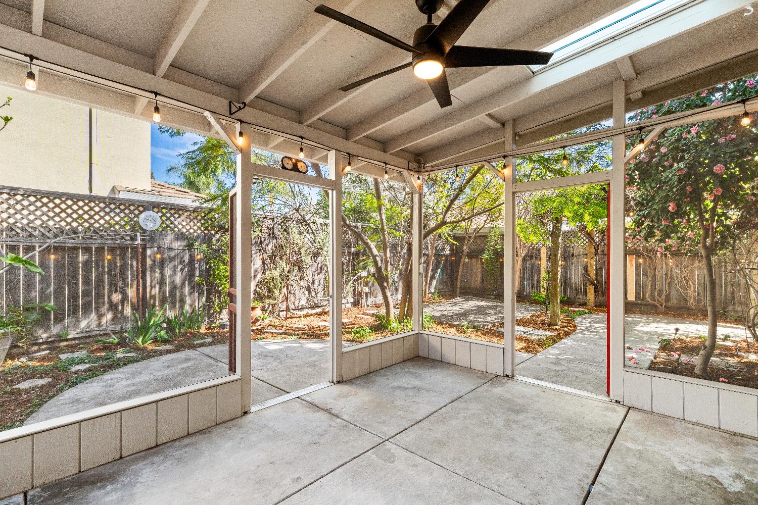 821 Hometown Way, Modesto, CA 95356