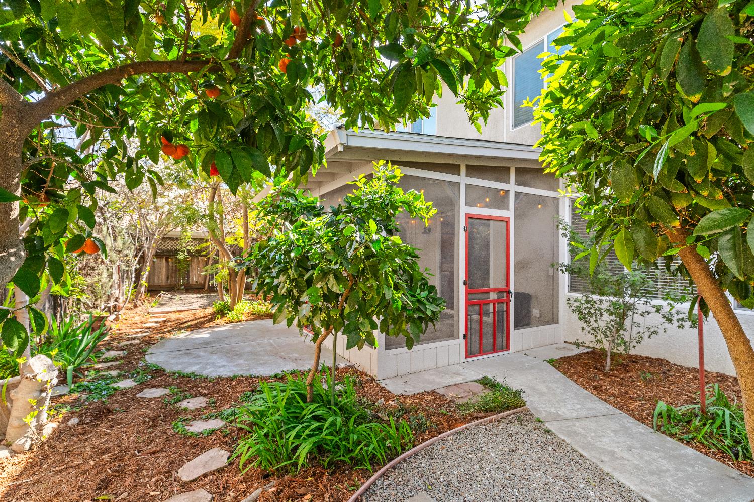 821 Hometown Way, Modesto, CA 95356