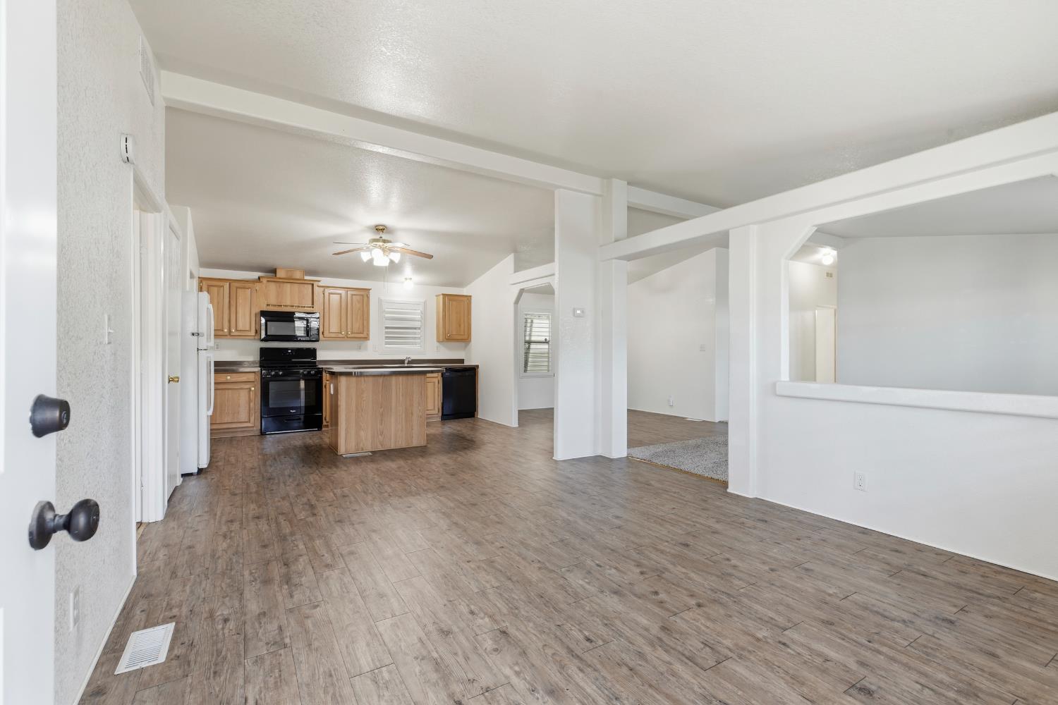 2113 Barrington Ln, Modesto, CA 95350