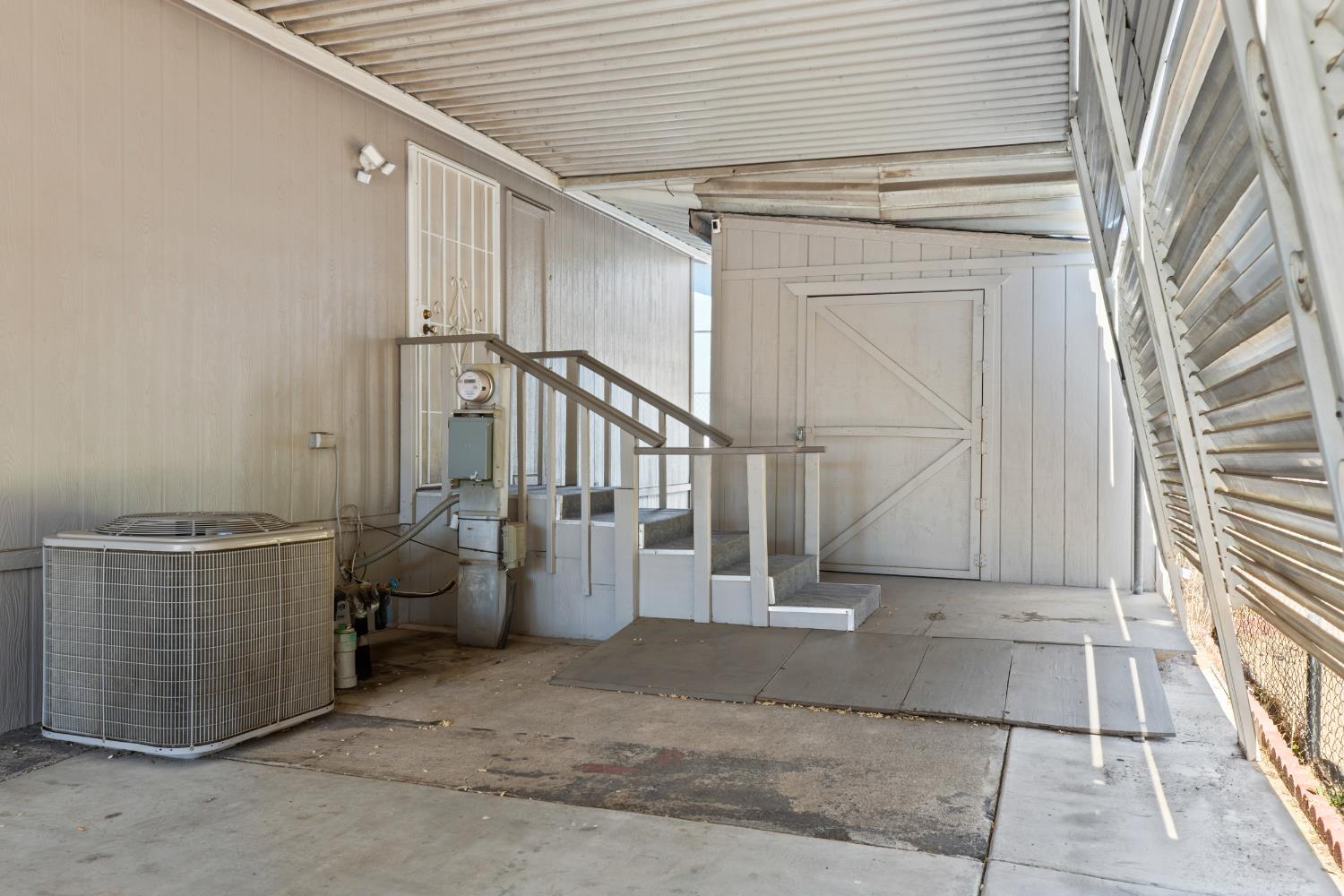 2113 Barrington Ln, Modesto, CA 95350