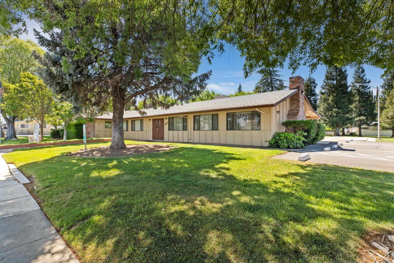 2113 Barrington Ln, Modesto, CA 95350