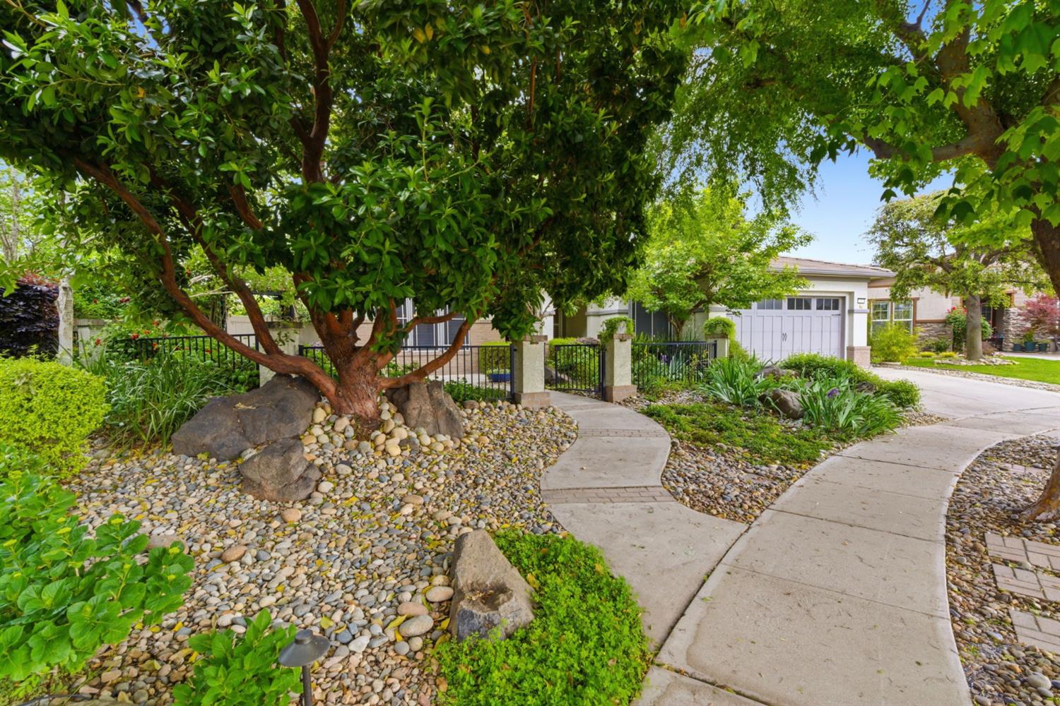 2499 Appleleaf Ln, Manteca, CA 95336