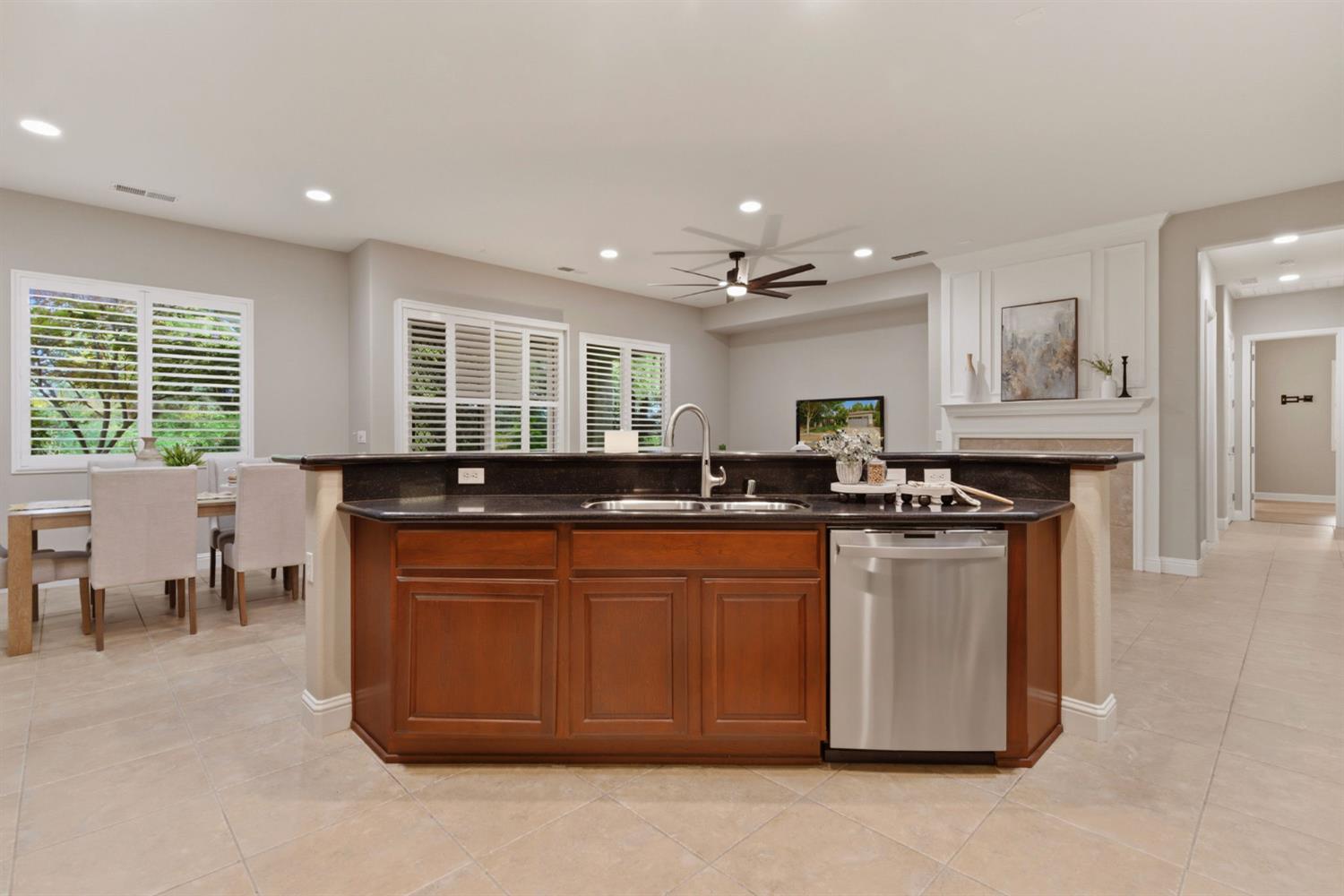 2499 Appleleaf Ln, Manteca, CA 95336